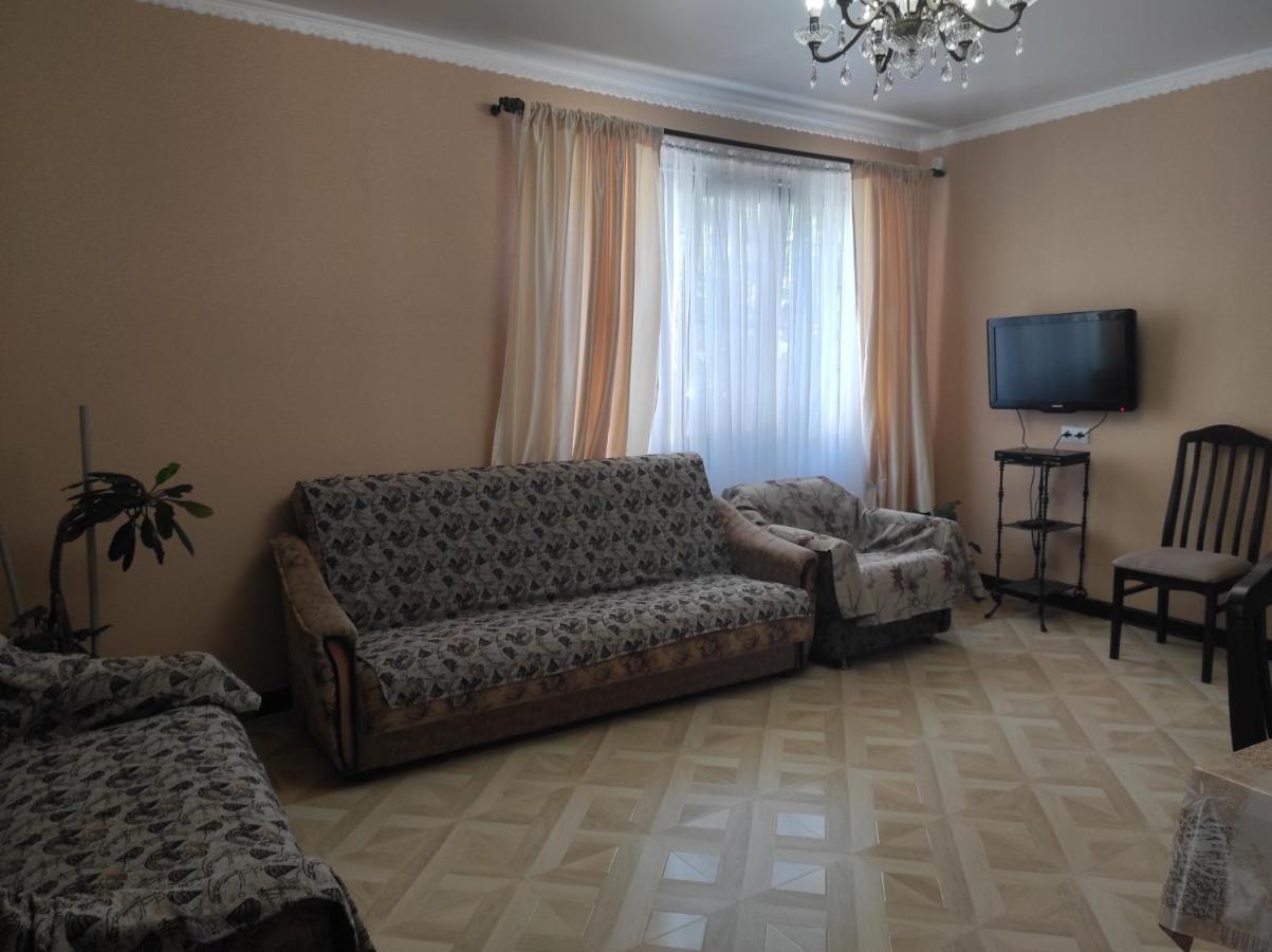 Гостевой Дом Лума Hotel Soechoemi Buitenkant foto